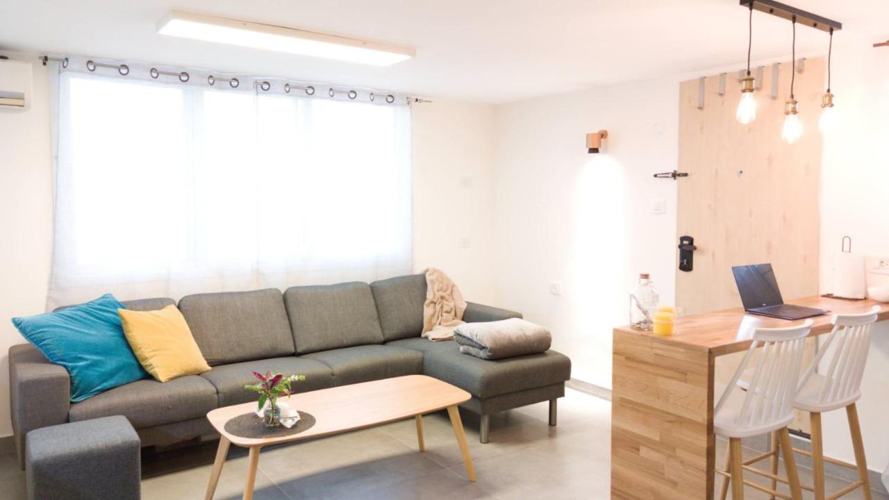 Primrose Boutique Apartment Ашдод Экстерьер фото